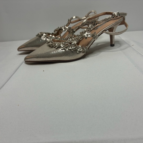 INC International Concepts Gold Metallic Floral Heels Women’s Size 8 - Picture 15 of 16